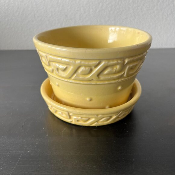 Vintage 1940s McCoy Greek Key Planter // Yellow Glaze // Attached Saucer 4.75" - Picture 8 of 10